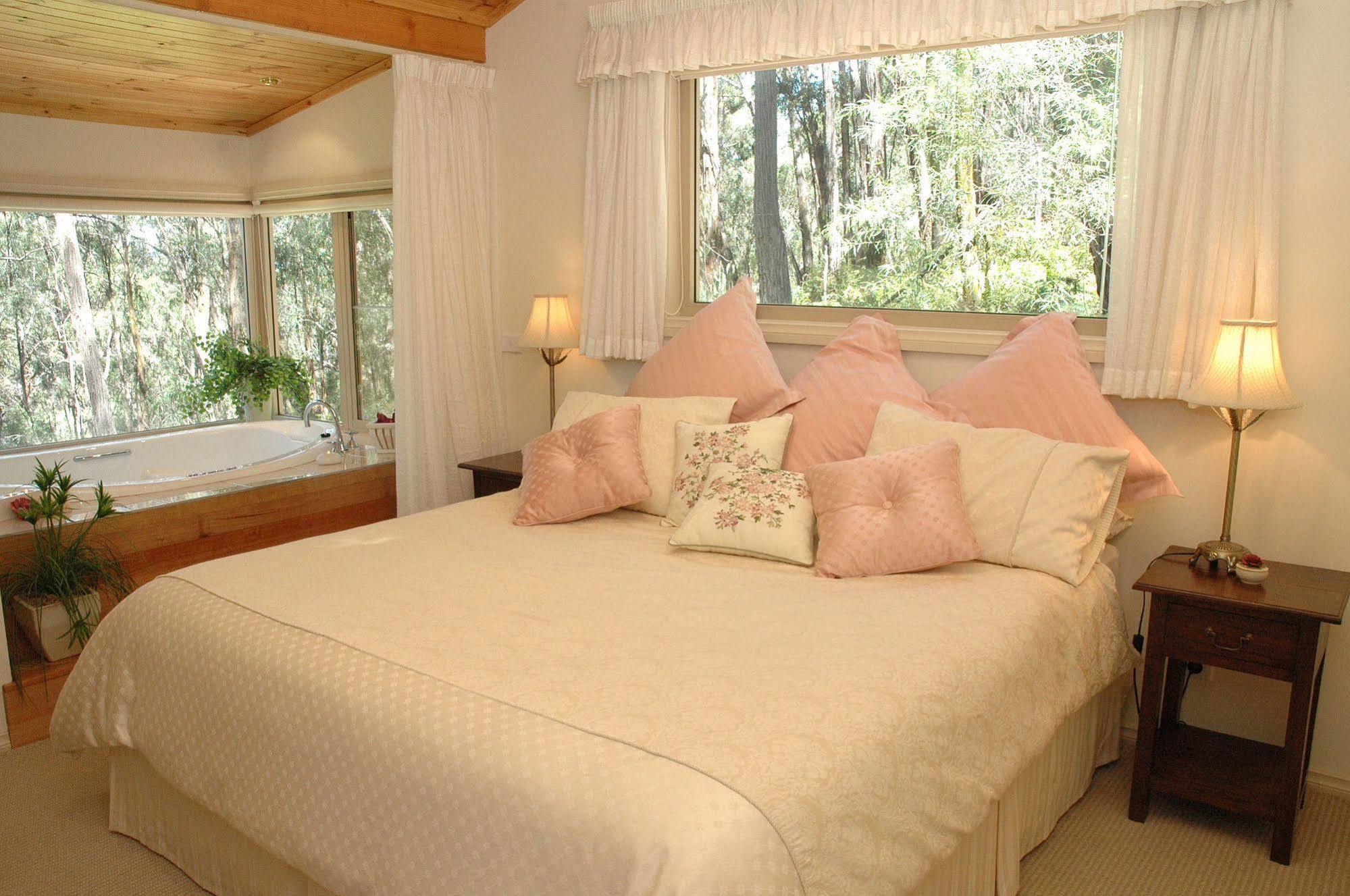 Myers Creek Cascades Luxury Cottage