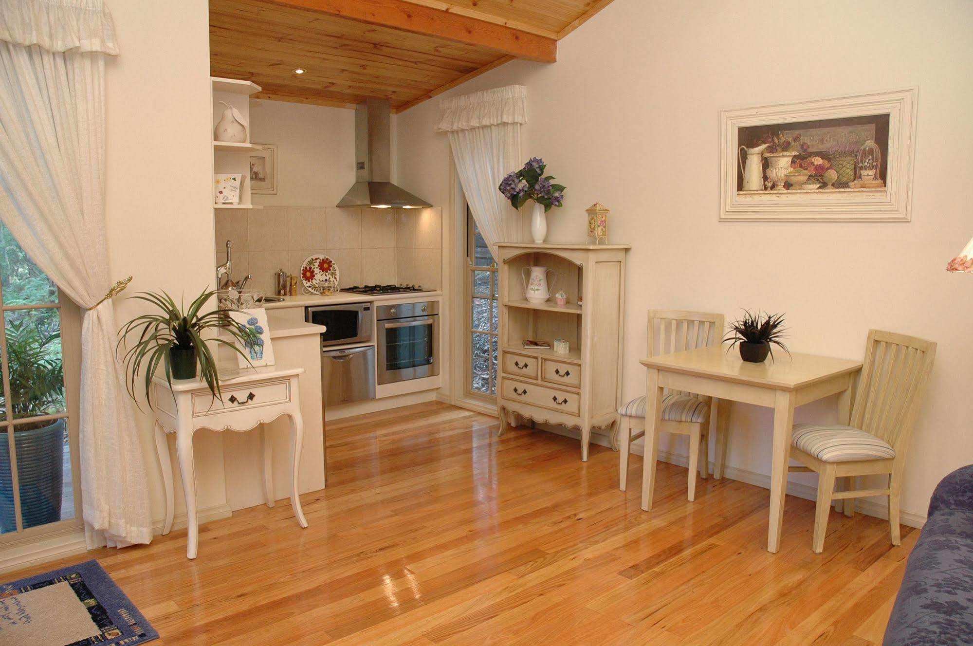 Myers Creek Cascades Luxury * Healesville